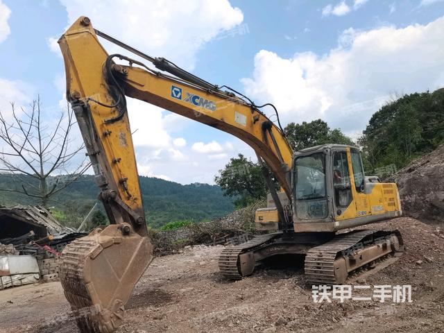 徐工XE215CA挖掘机