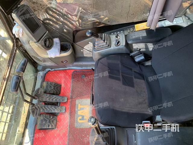驾驶室整体(整机外观) 驾驶室整体(整机外观)
