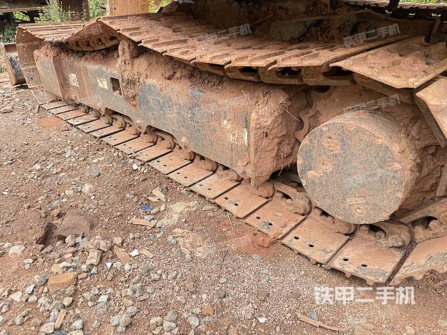 單側(cè)履帶整體(整機(jī)外觀) 單側(cè)履帶整體(整機(jī)外觀)