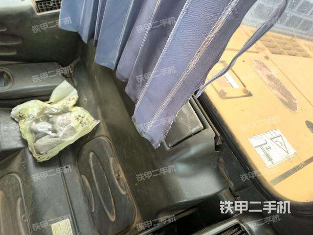 驾驶室左前45度(驾驶室部分) 驾驶室左前45度(驾驶室部分)