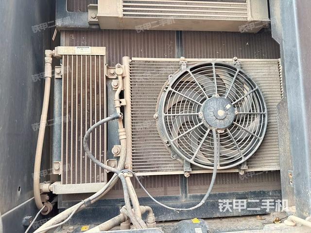 散热器正面(大件舱室) 散热器正面(大件舱室)