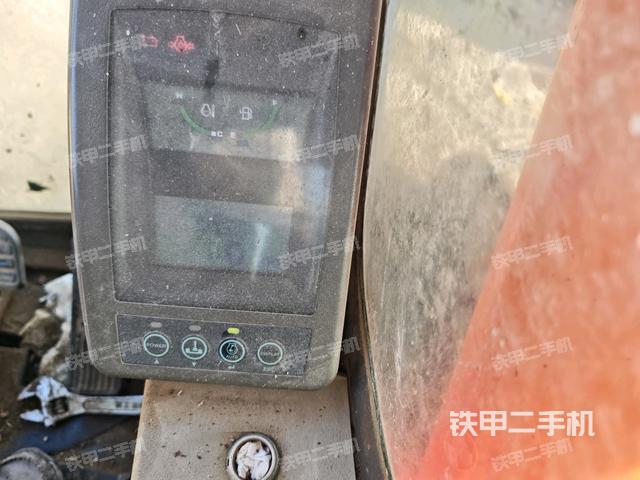 显示屏 (驾驶室部分) 显示屏 (驾驶室部分)