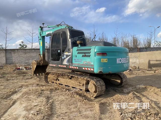 神鋼SK130-8挖掘機(jī)