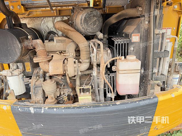 發(fā)動(dòng)機(jī)整體俯視(整機(jī)外觀) 發(fā)動(dòng)機(jī)整體俯視(整機(jī)外觀)