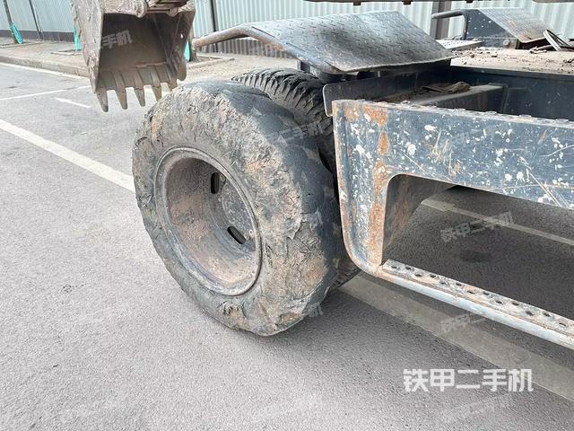 左侧行走马达盖板(行走机构) 左侧行走马达盖板(行走机构)