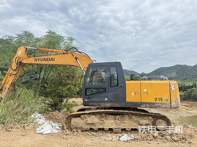 現(xiàn)代R215-7C挖掘機(jī)