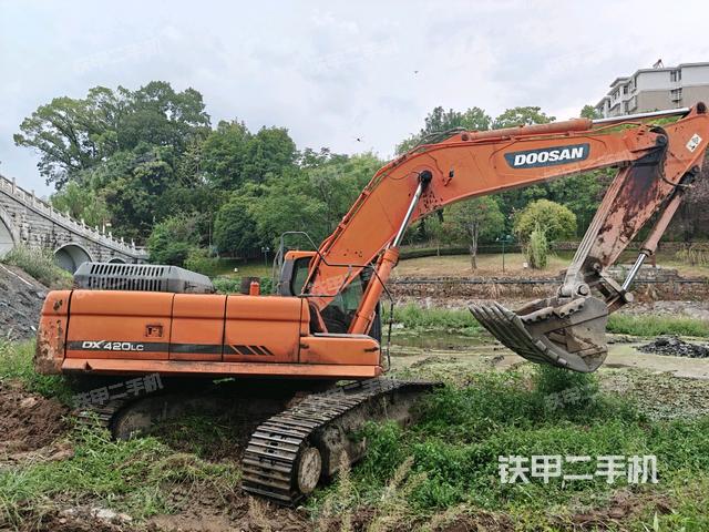 右后45(整机外观) 右后45(整机外观)