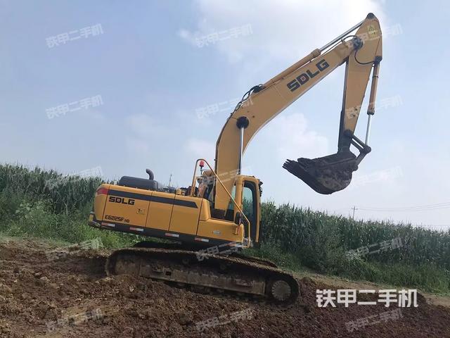 整機(jī)右后45°(整機(jī)外觀) 整機(jī)右后45°(整機(jī)外觀)