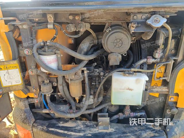 發(fā)動(dòng)機(jī)整體俯視(整機(jī)外觀) 發(fā)動(dòng)機(jī)整體俯視(整機(jī)外觀)