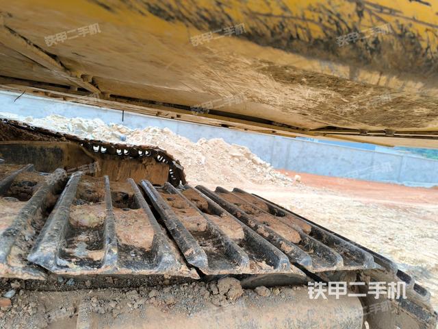 左侧履带整体 (行走机构) 左侧履带整体 (行走机构)