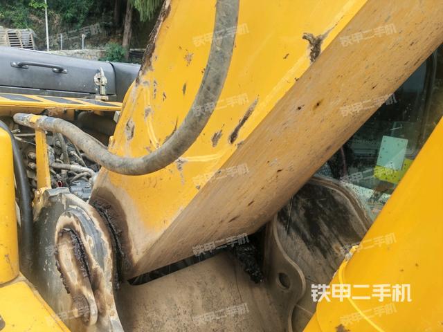 大臂根部?斜視(工作和回轉(zhuǎn)裝置) 大臂根部?斜視(工作和回轉(zhuǎn)裝置)
