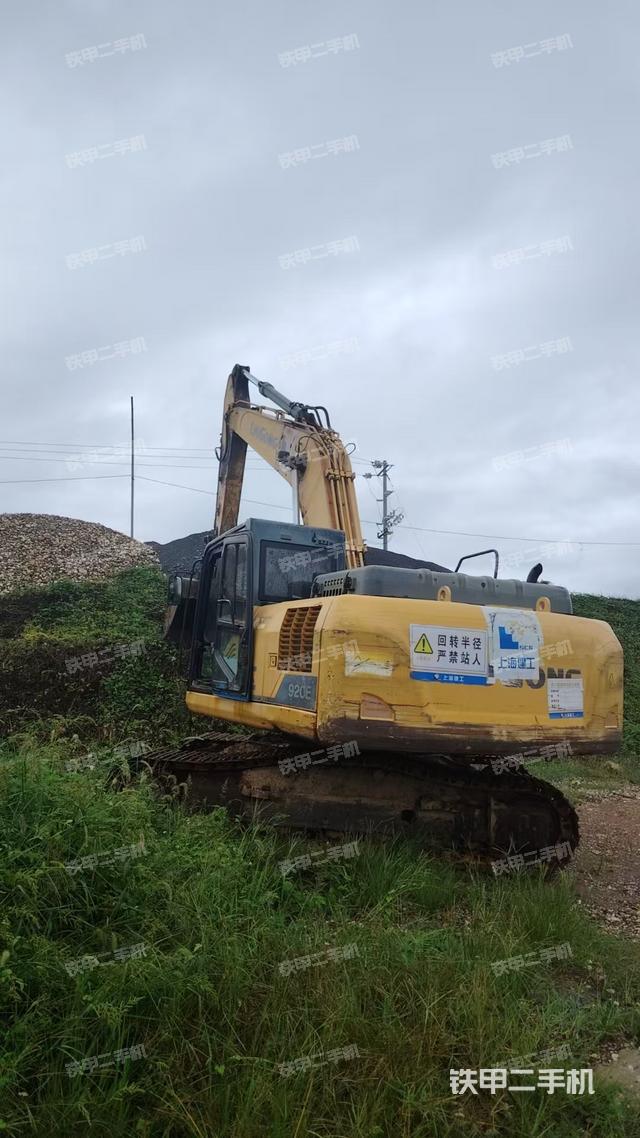 驾驶室顶部（整机外观）