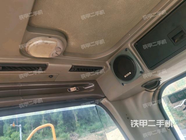 駕駛室左前45度(駕駛室部分) 駕駛室左前45度(駕駛室部分)