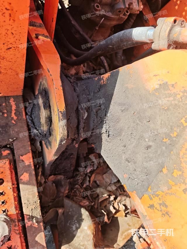 大臂背部俯视(工作和回转装置) 大臂背部俯视(工作和回转装置)