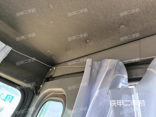 显示屏 (驾驶室部分) 显示屏 (驾驶室部分)