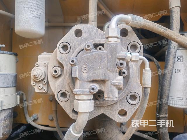 液壓泵斜45?左(大件艙室) 液壓泵斜45?左(大件艙室)