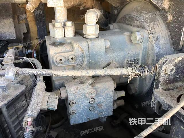 液壓泵艙室正面整體(整機(jī)外觀) 液壓泵艙室正面整體(整機(jī)外觀)