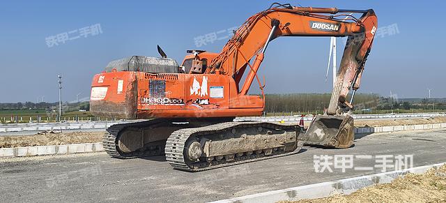 整機(jī)右后45°(整機(jī)外觀) 整機(jī)右后45°(整機(jī)外觀)