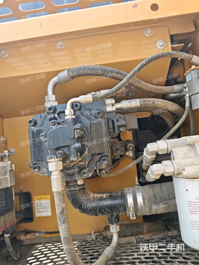 散熱器正面(大件艙室) 散熱器正面(大件艙室)