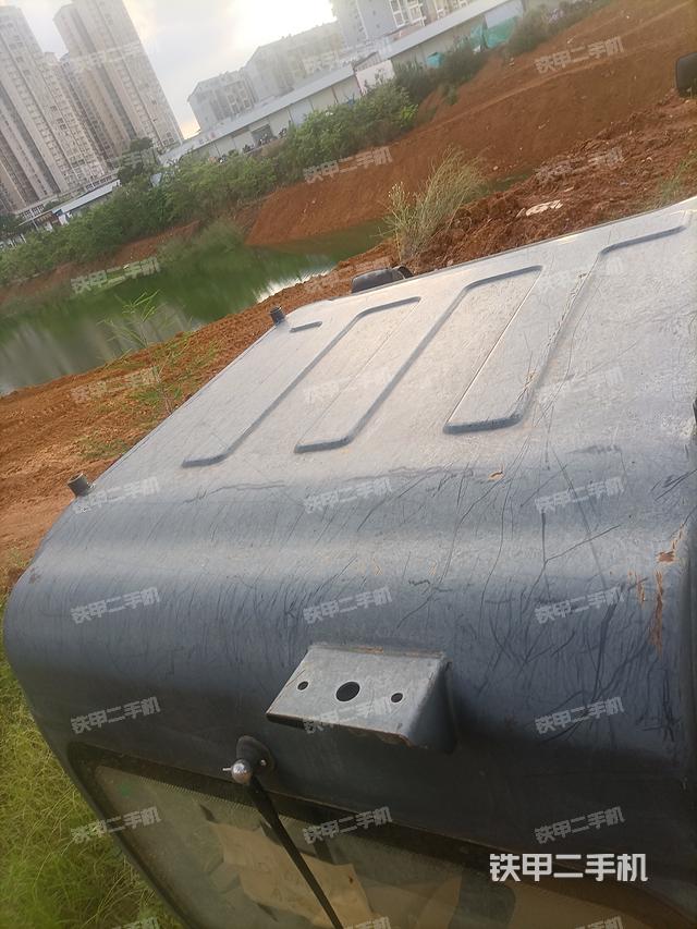 駕駛室頂部（整機(jī)外觀）