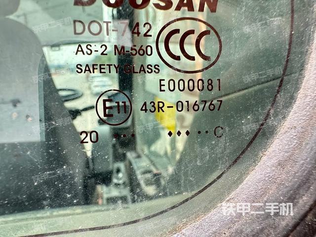 后窗玻璃角标(驾驶室部分) 后窗玻璃角标(驾驶室部分)