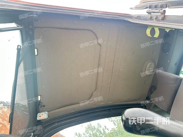 顶棚整体(驾驶室部分) 顶棚整体(驾驶室部分)