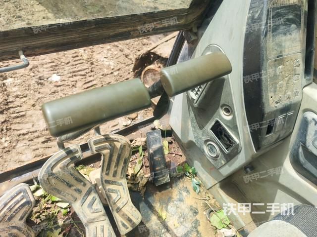 后窗玻璃角標(biāo)(駕駛室部分) 后窗玻璃角標(biāo)(駕駛室部分)