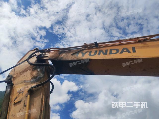 大臂背部俯視(工作和回轉(zhuǎn)裝置) 大臂背部俯視(工作和回轉(zhuǎn)裝置)