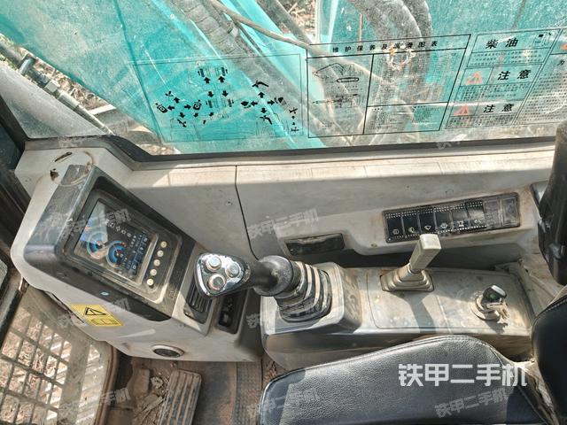 座椅左側(cè)控制臺(tái)/音響/含左手柄(駕駛室部分) 座椅左側(cè)控制臺(tái)/音響/含左手柄(駕駛室部分)