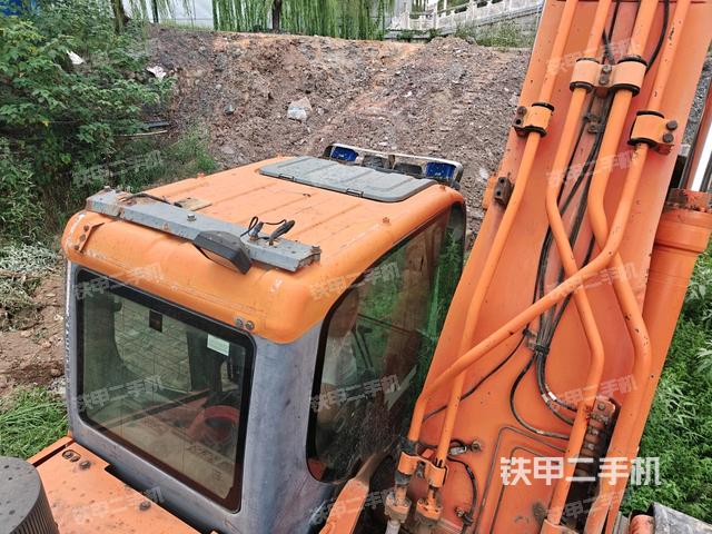 驾驶室顶部俯视(上车部件) 驾驶室顶部俯视(上车部件)
