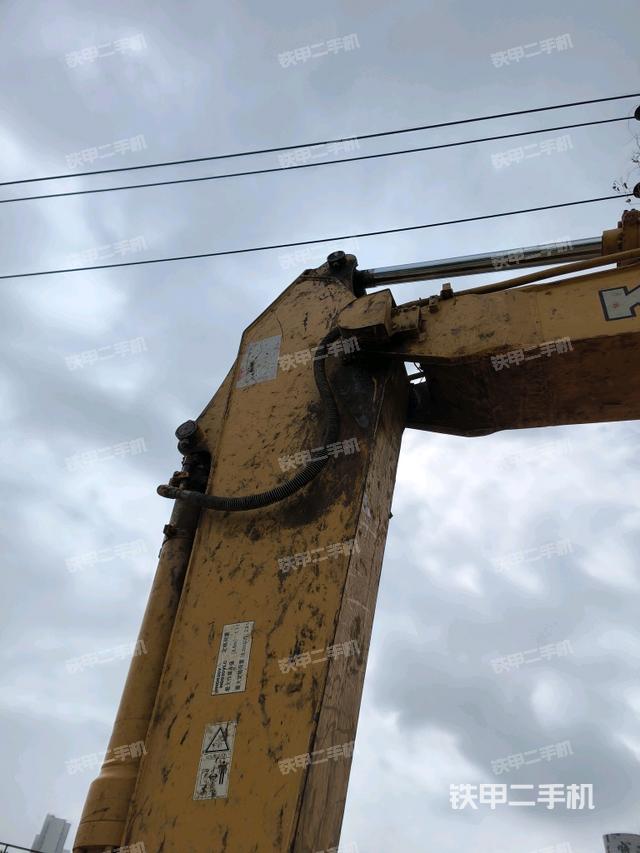 铲斗右后整体(工作和回转装置) 铲斗右后整体(工作和回转装置)