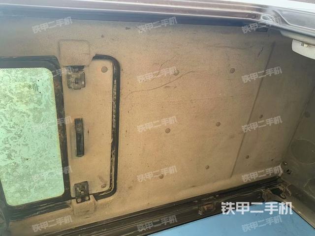 駕駛室頂部(整機外觀) 駕駛室頂部(整機外觀)