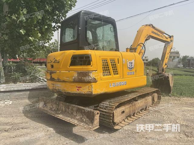 整機(jī)右后45°(整機(jī)外觀) 整機(jī)右后45°(整機(jī)外觀)