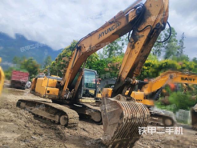 右前45(整機(jī)外觀) 右前45(整機(jī)外觀)