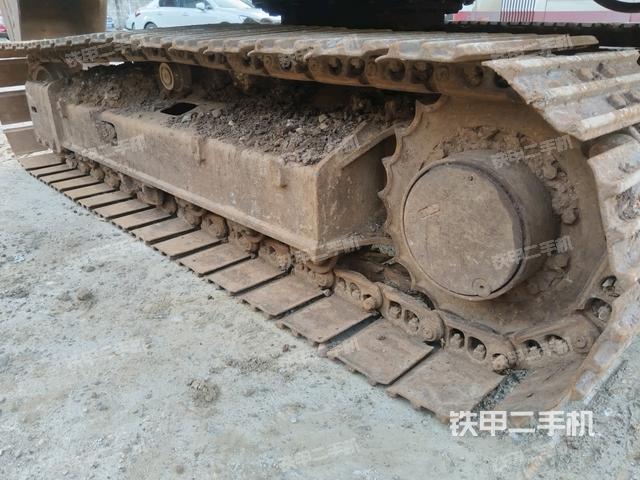 右侧履带整体 (行走机构) 右侧履带整体 (行走机构)