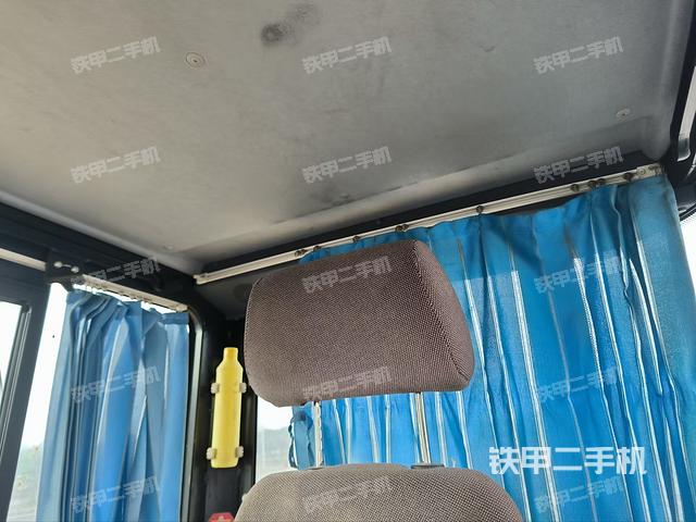 座椅后部(驾驶室部分) 座椅后部(驾驶室部分)