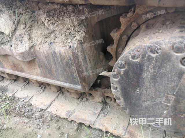 單側(cè)履帶整體(整機外觀) 單側(cè)履帶整體(整機外觀)