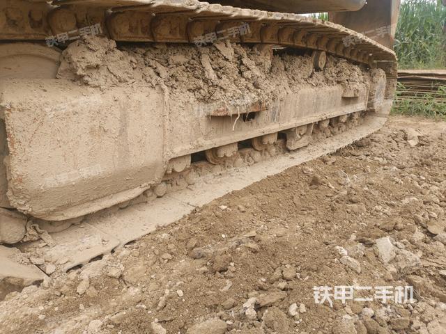 右側(cè)履帶整體(行走機(jī)構(gòu)) 右側(cè)履帶整體(行走機(jī)構(gòu))