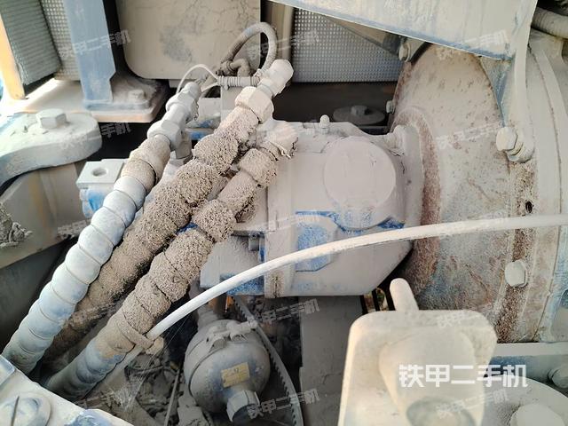 液壓泵艙室正面整體(整機(jī)外觀) 液壓泵艙室正面整體(整機(jī)外觀)
