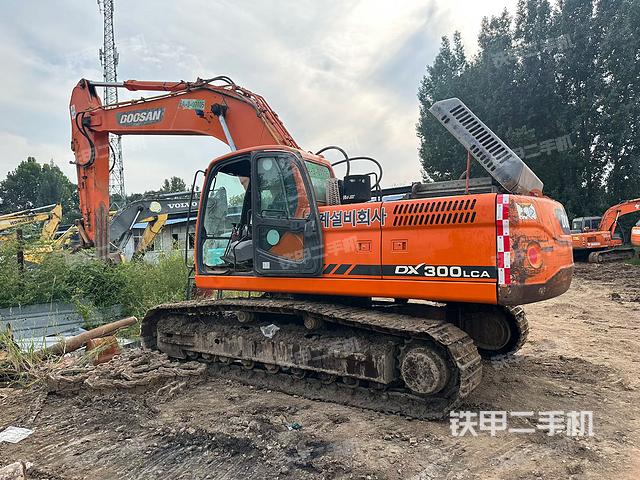 斗山DX300LC-9C挖掘機