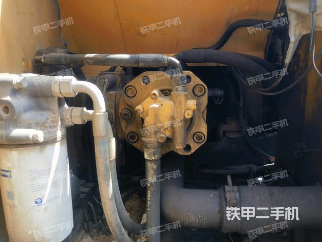 液压泵舱室正面整体(整机外观) 液压泵舱室正面整体(整机外观)