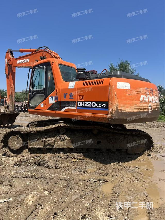 斗山DH220LC-7挖掘機(jī)