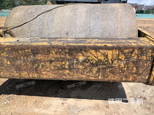 前轮右侧减震块连接及部件(压路机前后车架) 前轮右侧减震块连接及部件(压路机前后车架)
