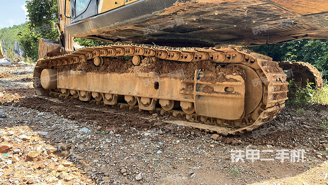 單側履帶整體(整機外觀) 單側履帶整體(整機外觀)