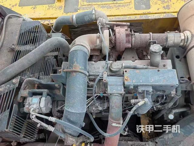 發(fā)動機整體俯視(整機外觀) 發(fā)動機整體俯視(整機外觀)
