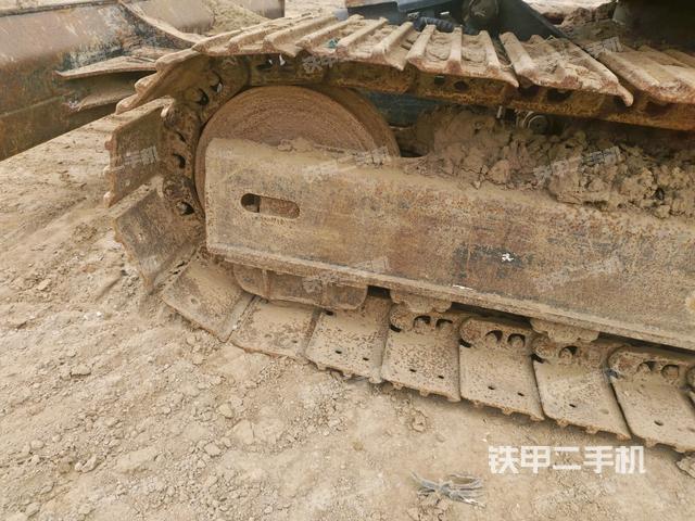 右側(cè)履帶整體?(行走機(jī)構(gòu)) 右側(cè)履帶整體?(行走機(jī)構(gòu))