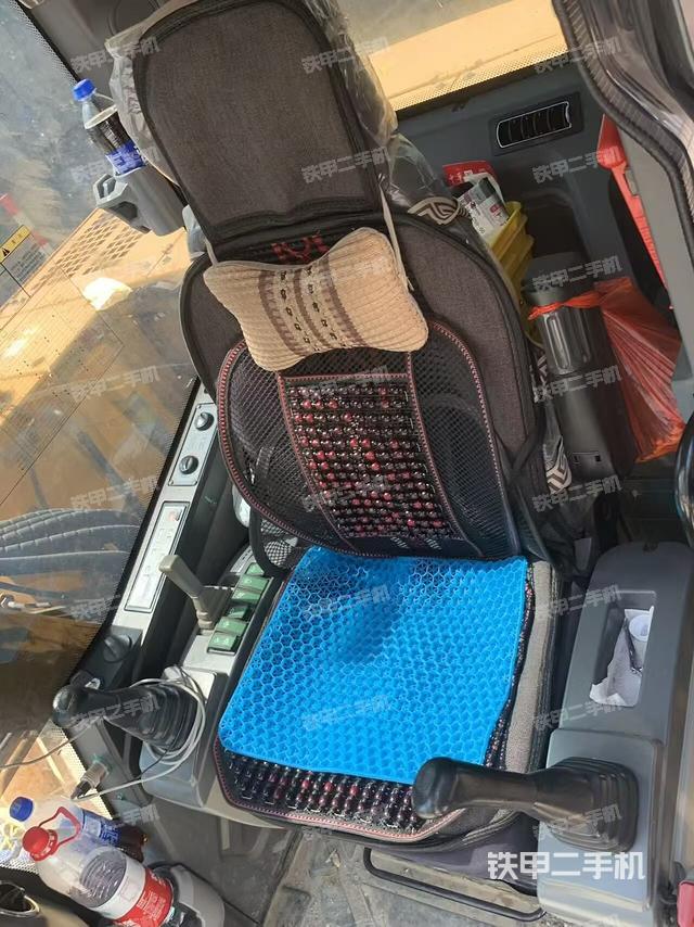 驾驶室整体(整机外观) 驾驶室整体(整机外观)
