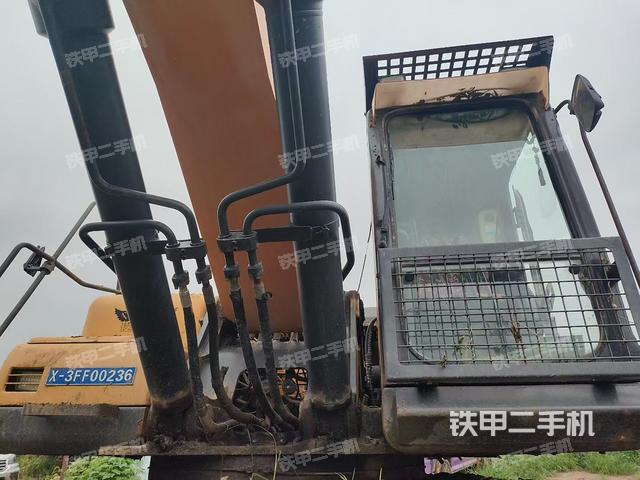 駕駛室整體(整機外觀) 駕駛室整體(整機外觀)