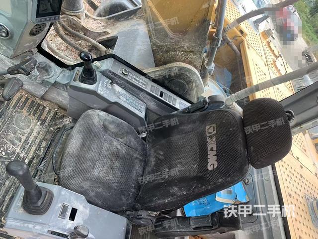 駕駛室整體(整機(jī)外觀) 駕駛室整體(整機(jī)外觀)