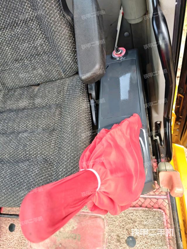 显示屏 (驾驶室部分) 显示屏 (驾驶室部分)